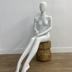 Female Mannequin