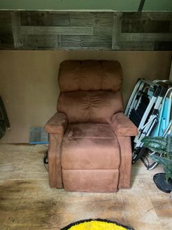 Pride mobility lift chair and recliner