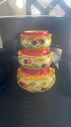 Serving bowls