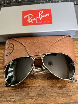 RAY BAN AVIATORS 58mm. SILVER FRAME WITH DARK GREY TINTED LENSES. 