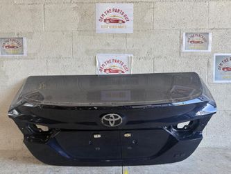 2018 2019 2020 Toyota Camry SE Trunk Lid Deck Lid Shell Rear OEM Genuine 64401-06F40 Used