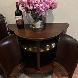 Bombay Compantmy Wine Bar cabinet 