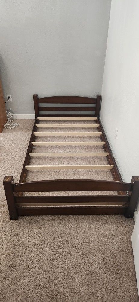 Twin platform bed frame
