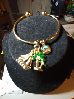 BEAUTIFUL 14K GOLD FILLED GIRLS BANGLE