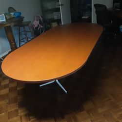 Cheap ... Like New 8' Large Table. Beautiful 