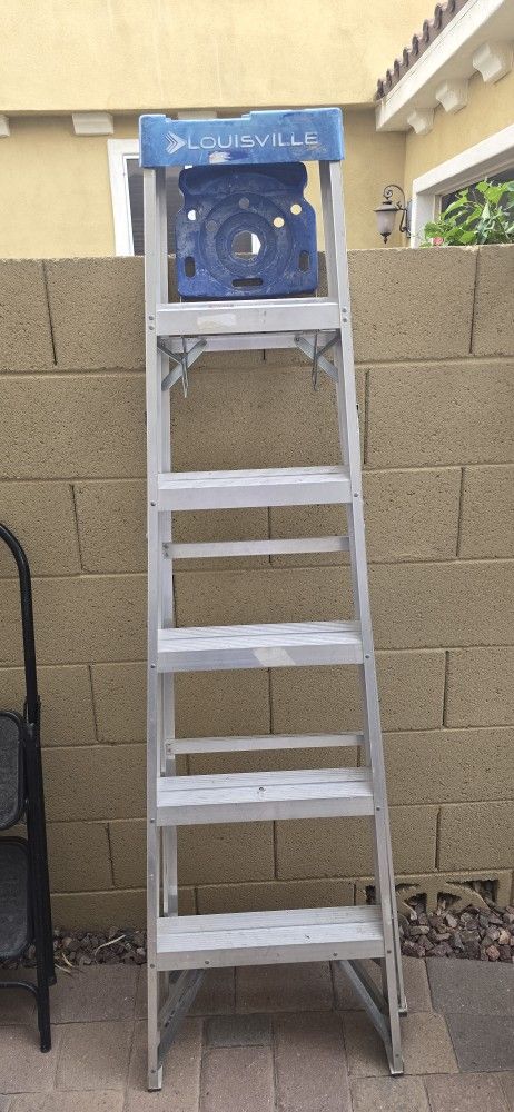 Step Ladder 6'