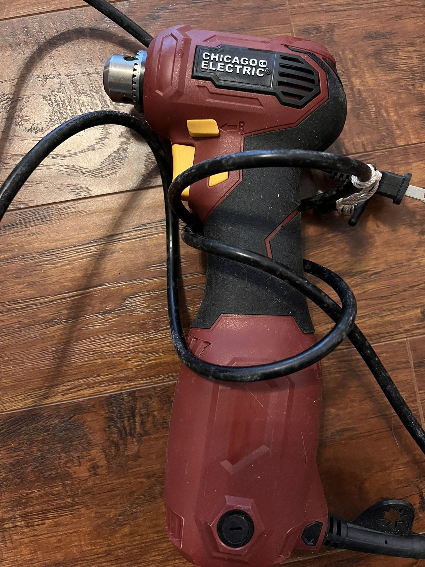 Chicago Electric 3/8" CLOSE QUARTERS ELECTRIC ANGLE DRILL KEYED CHUCK power tool