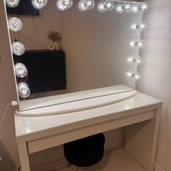 Impressions Vanity With Desk 