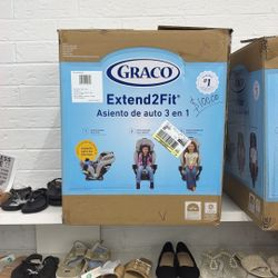 Graco Extended2Fit Car seat
