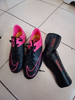 Soccer Cleats And Shingards Size 5.5y