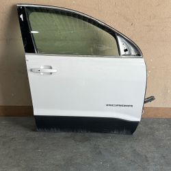 17-23 Gmc Acadia Right Front Door 2017 2018 2019 2020 2021 2022 2023