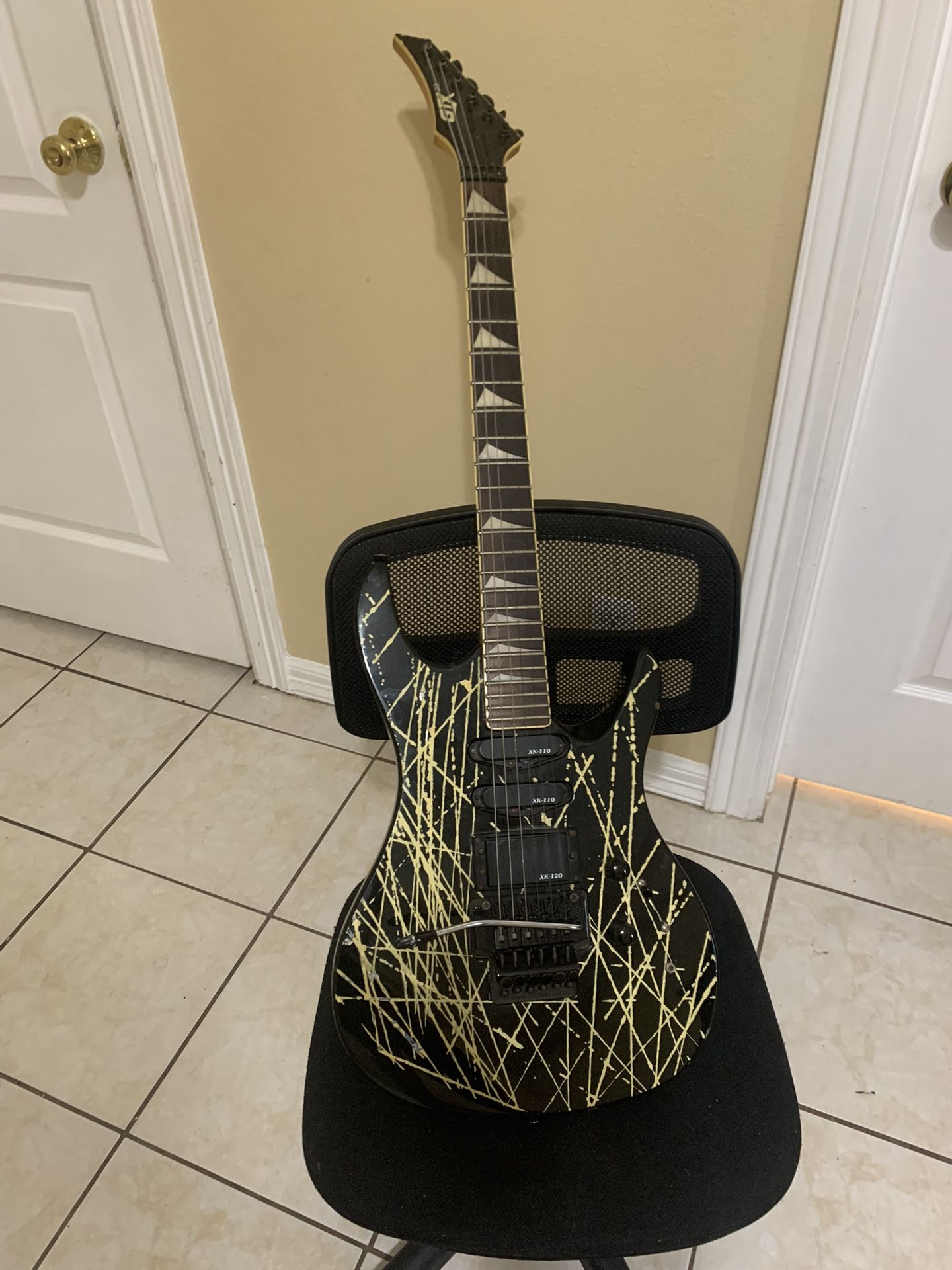 Vintage GTX Kaman Electric Guitar for Sale in Edinburg, TX - OfferUp