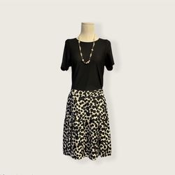 Gorgeous silk polka dot skirt Size 6