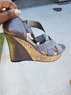 Guess wedges