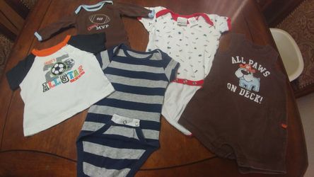 Babyboy 0-3 months clothing lot(onesis,short,shirt)