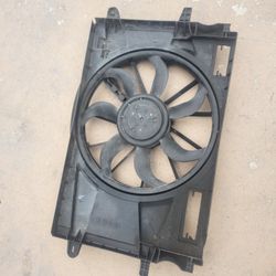 2016-2019  Chevy Cruze radiador Cooling  fan 