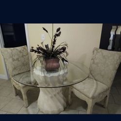 Round Glass Table Set, In Great Shape! Includes Chairs