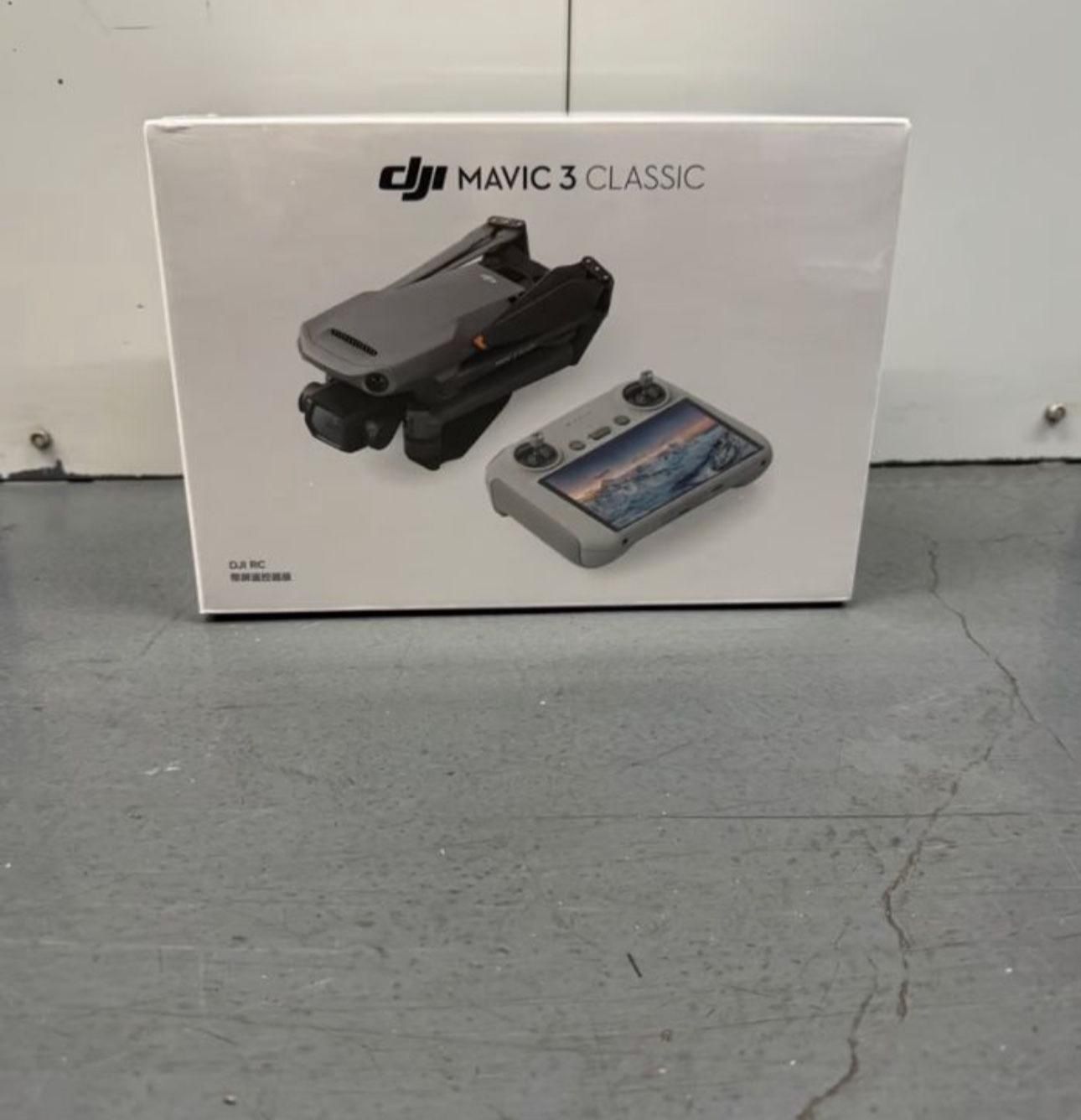 6522605 DJI Mavic 3 Classic drone and built in screen control