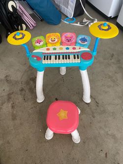 Kids piano and drum set
