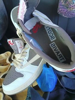 Travis Scott Nike reverse mocha