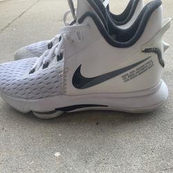 Nike 3/4 Tops size 7 1/2