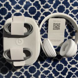 Beats Solo 4 (white)