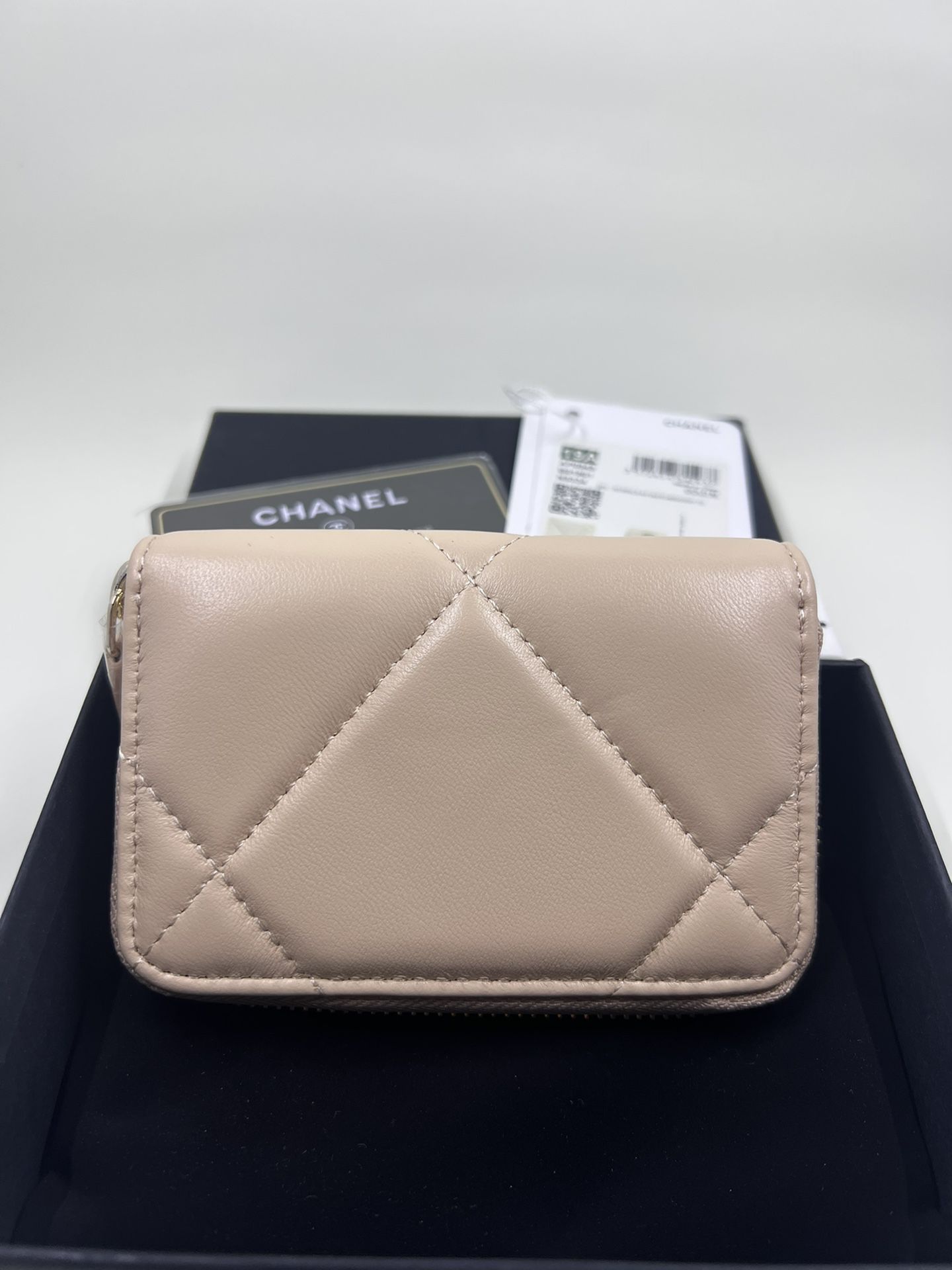 Vintage Chanel P CC N.Y. Zip Around Wallet! - New Neu Glamour