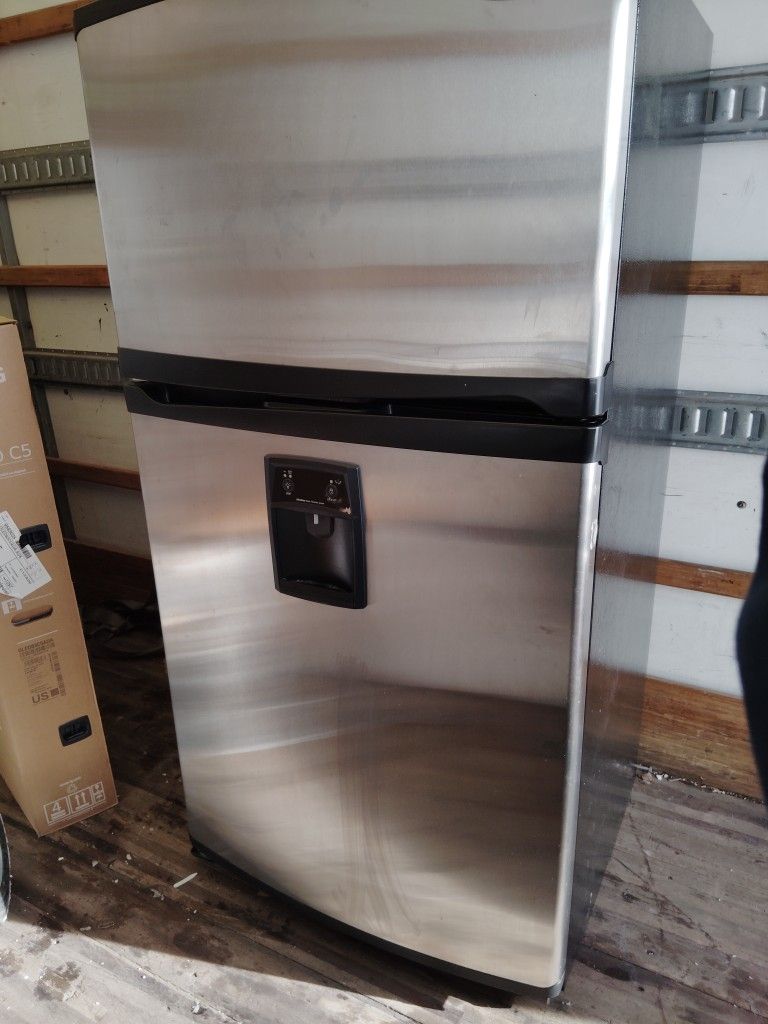 Stainless Steel Refrigerator 33 Inches Wide
