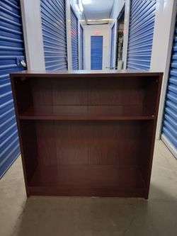 Bookshelve in good conditions
