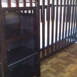 Convertible crib with changer