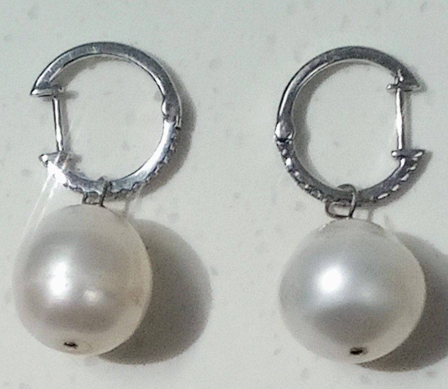 14 Karat South Sea Pearl And Diamond Earrings