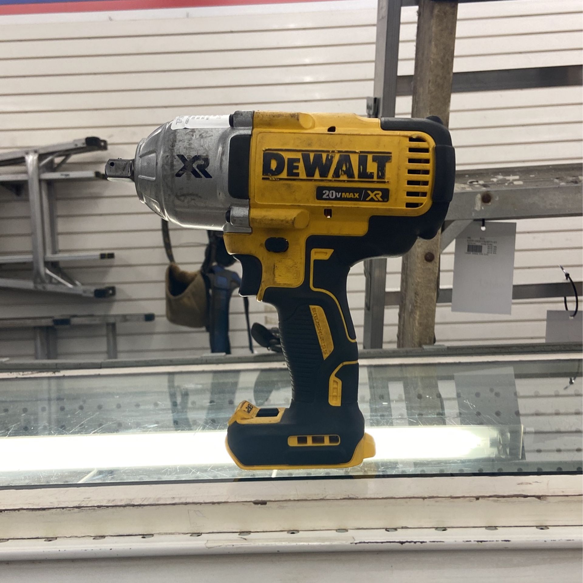 Impact Wrench Dewalt 1/2 20v