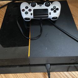 PS4 (500GB)