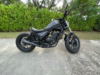 Honda Rebel 300 with ABS