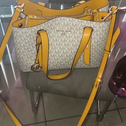 Michael Kors Bag 100% Authentic .
