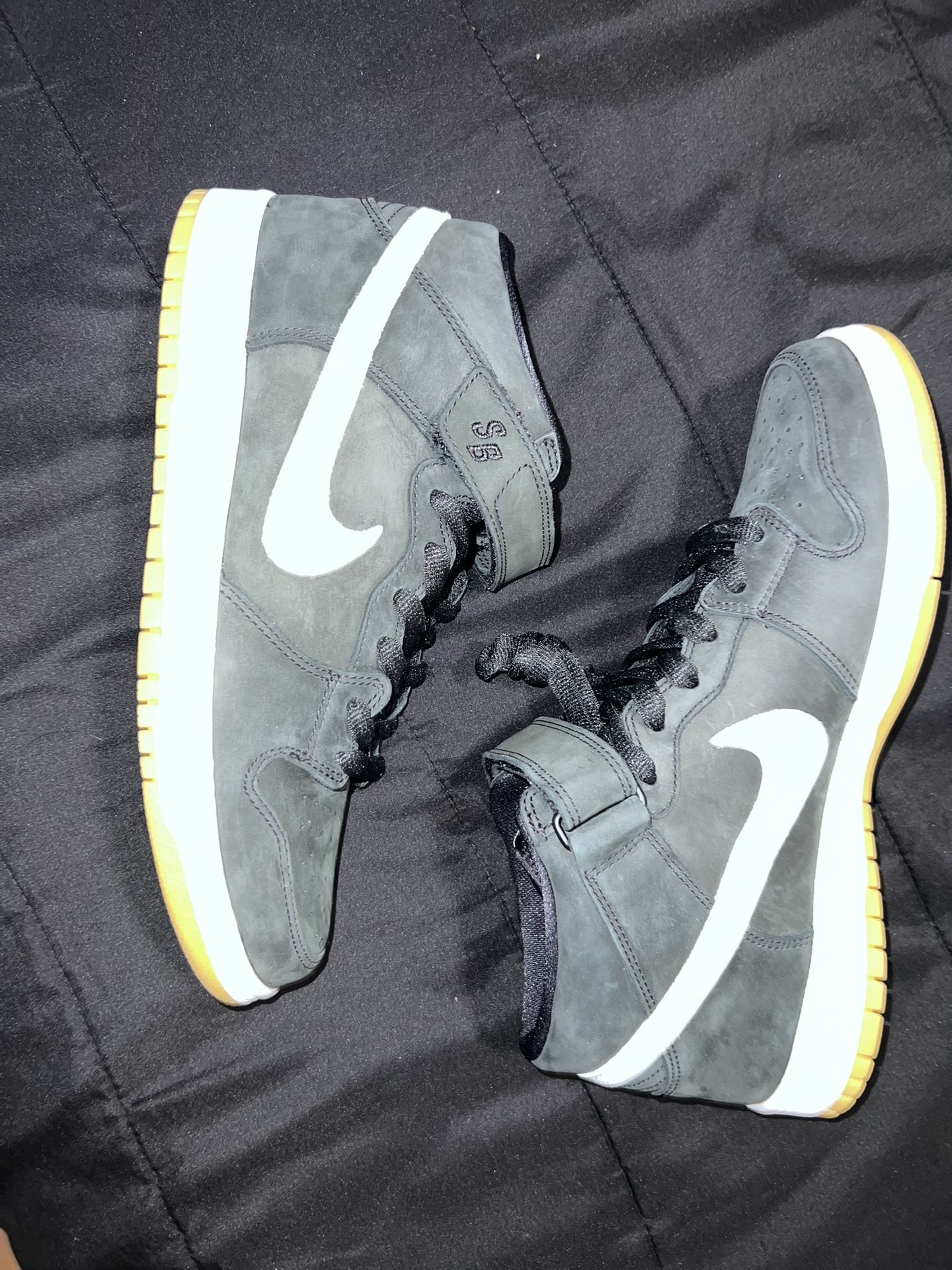 Nike SB Dunk Mid Orange Label