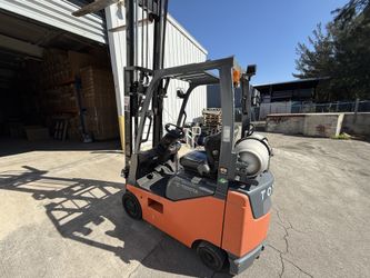 Forklift TOYOTA 8FGCU15 680 Horas