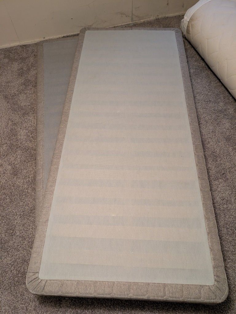 Two Twin platforms foundations