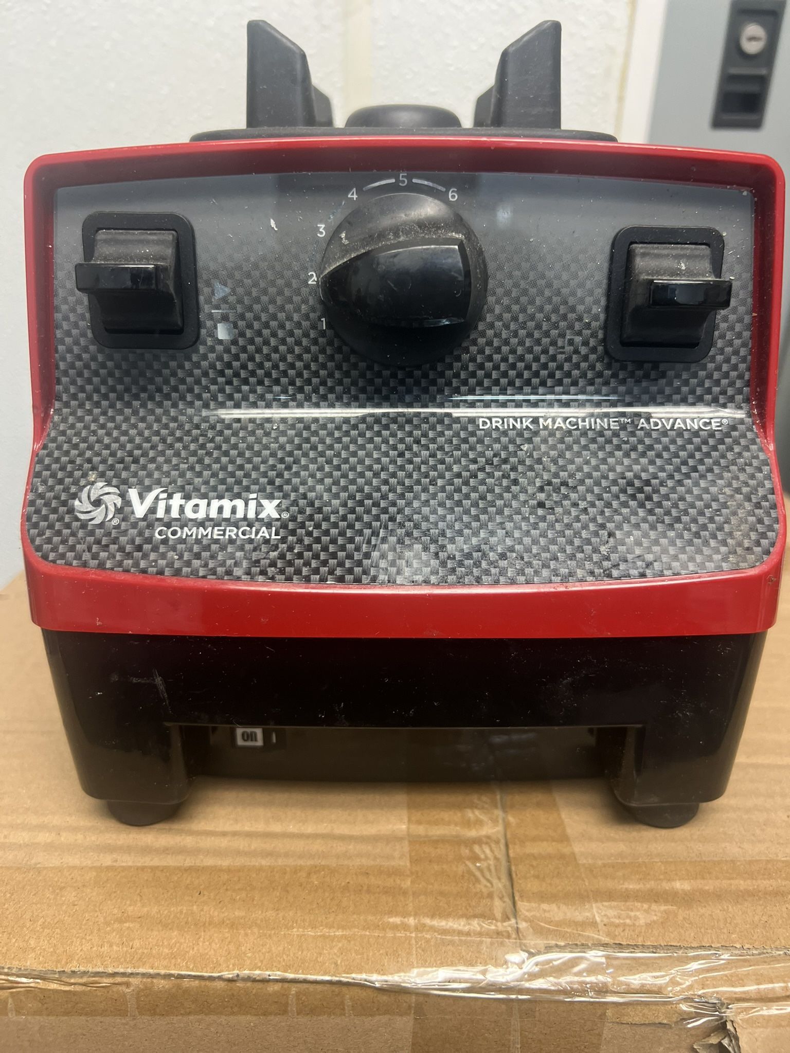 4 Commercial Vita-mix’s