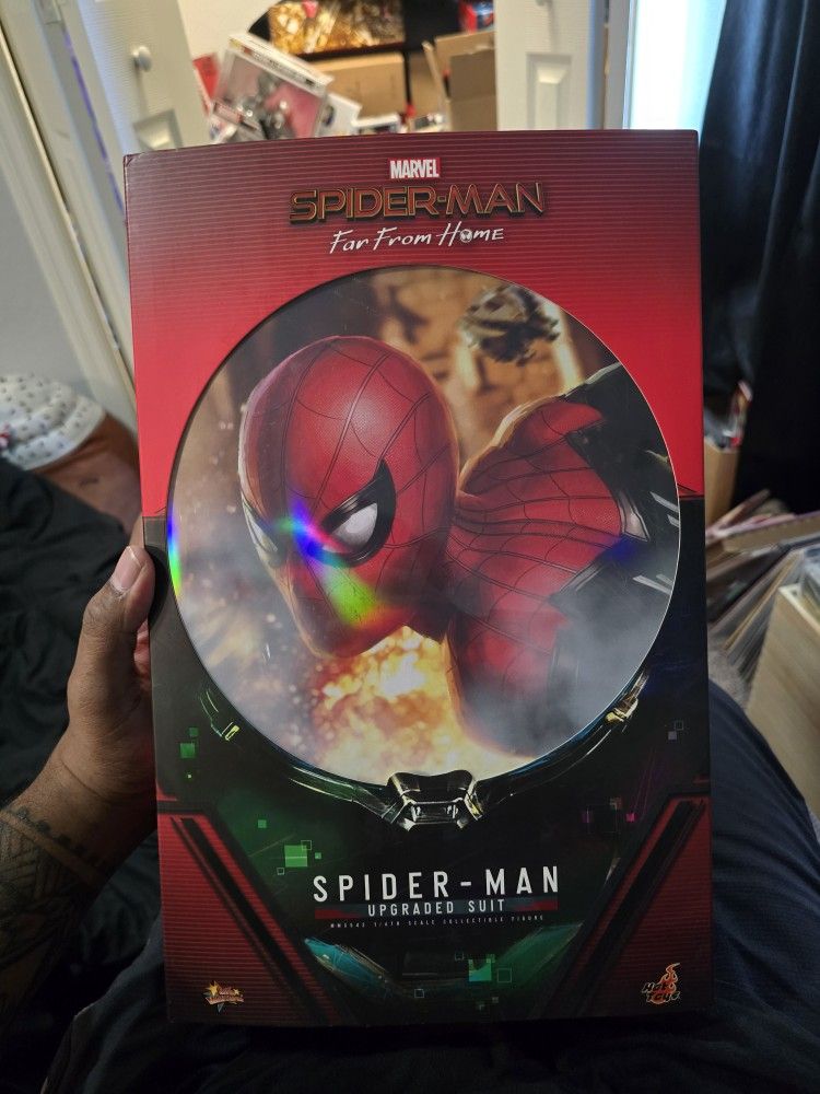 Hot Toys Far From Home Upgraded Suit
