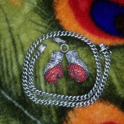 Very Nice Boxing Gloves And Diamond Link Chain