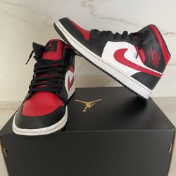 Jordan 1 red/black/white “bred toed”