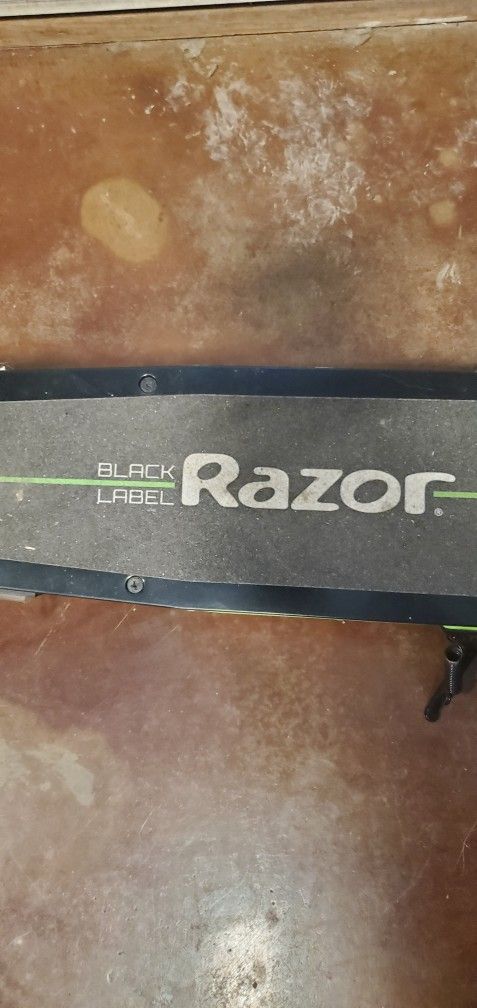 Razor Black Label E90
