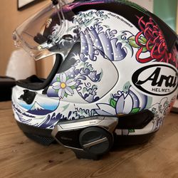 Arai Quantum-Q Motorcycle Helmet W/ Sena 50S
