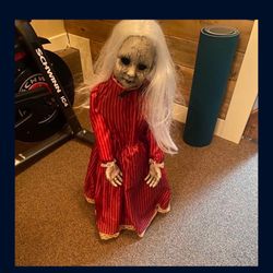 Roaming Creepy Doll Animatronic