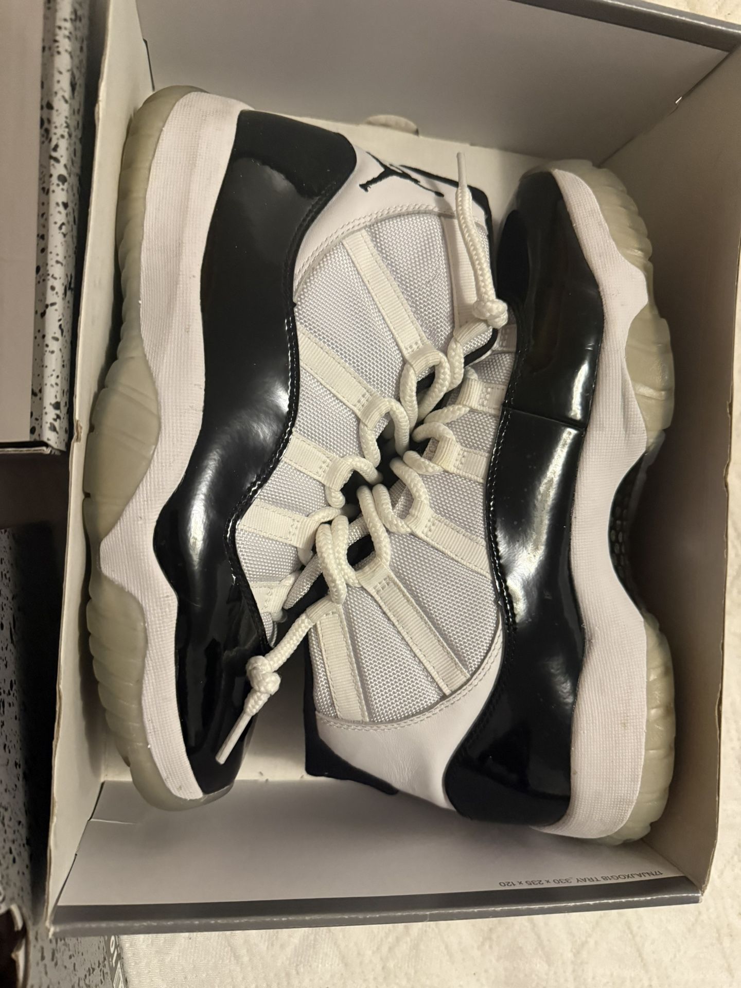 Jordan 11s Sz9