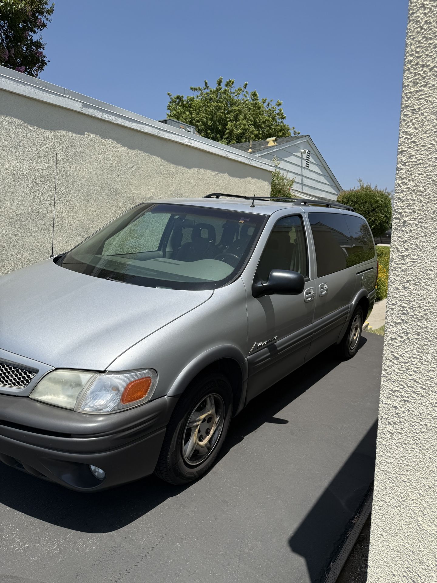 2002 Pontiac Montana