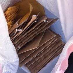 Jiffy Padded Shipping Mailers & Gold Bubble Mailers 