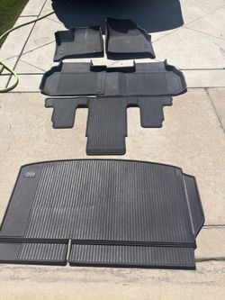 2024 Traverse Black Rubber All-Weather Car Floor Mats Set