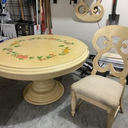 Solid Wood Round Dining Table w/4 Chairs